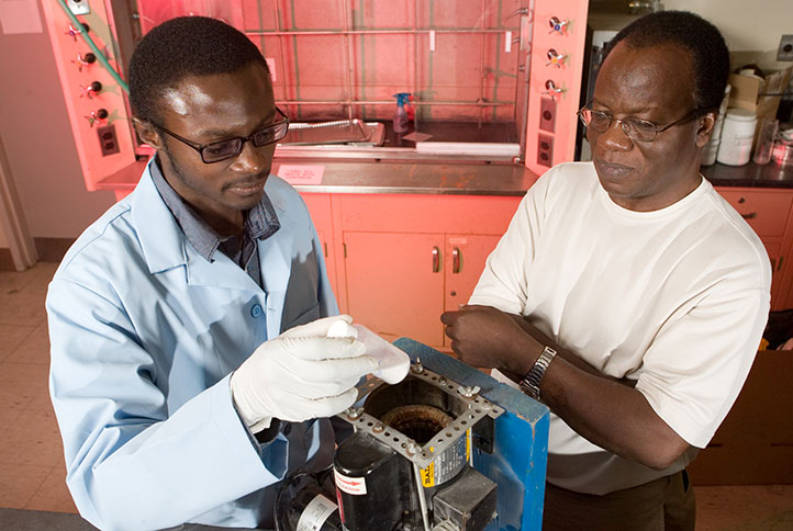 Photo of a student and teacher in the lab. Link to Gifts by Will. Photo of a student and teacher in the lab. Link to Gifts by Will.